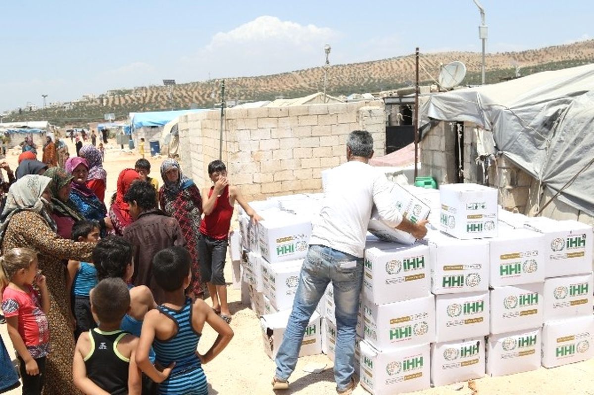 İhh Suriye\'ye 7 Ayda 1805 Yardım Tırı Gönderdi