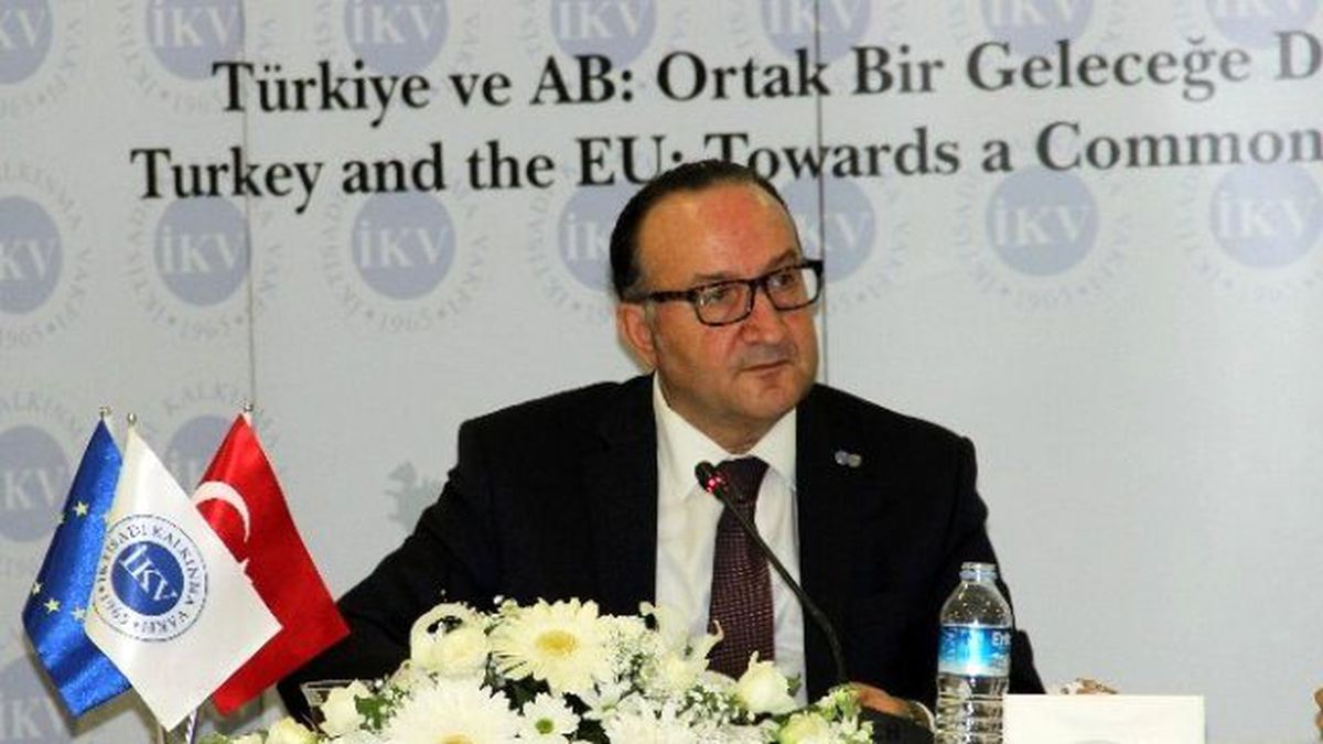 AB Türkiye\'nin Yanında Olmalı"