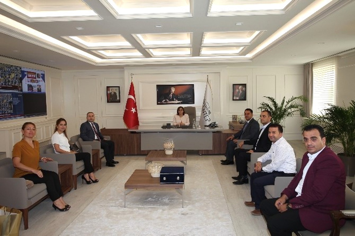 İnşaat Mühendisleri Büyükşehir Belediye Başkanı Fatma Şahin ile Bir Araya Geldi