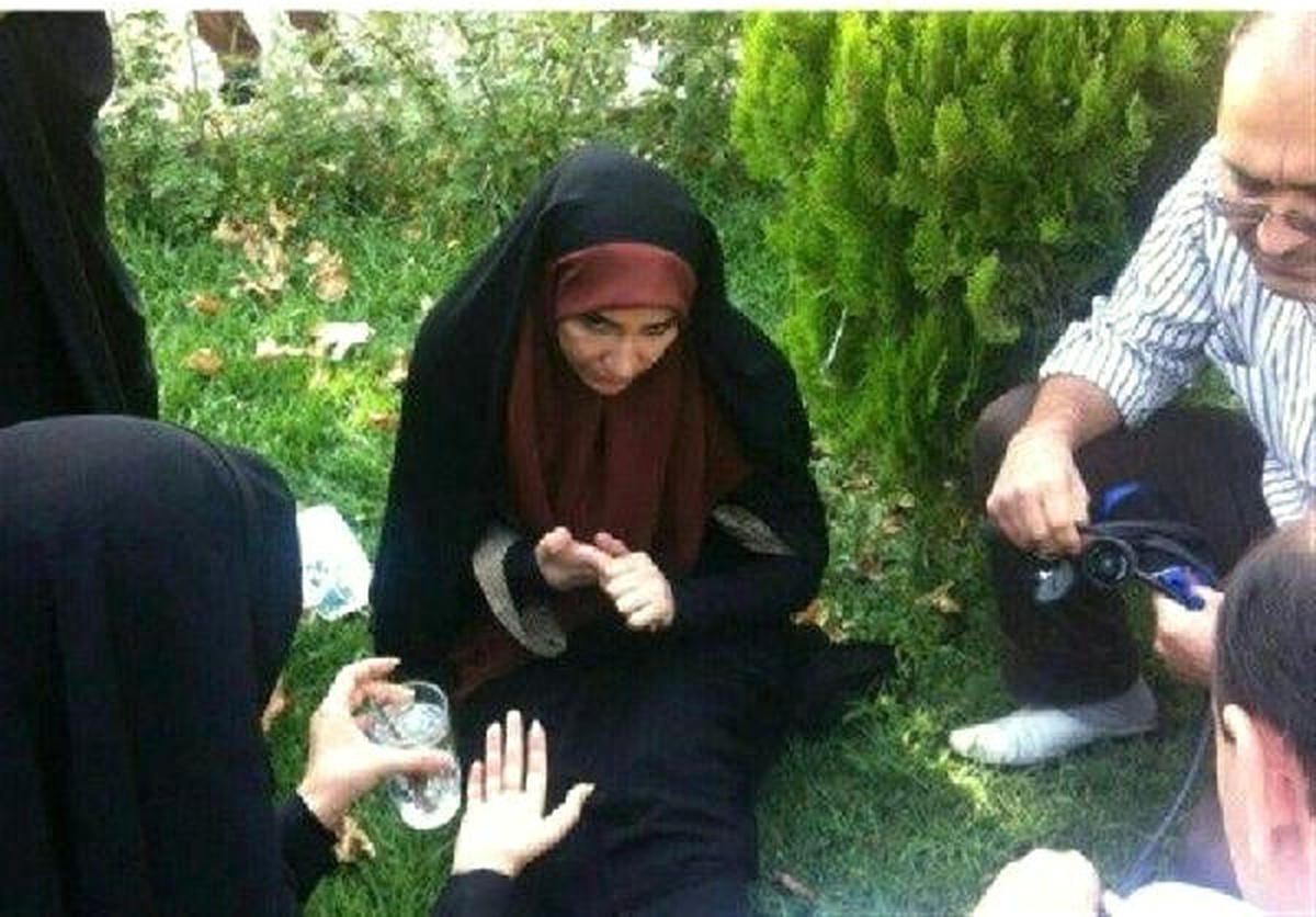 Kadın Muhabir Canlı Yayında Bayıldı
