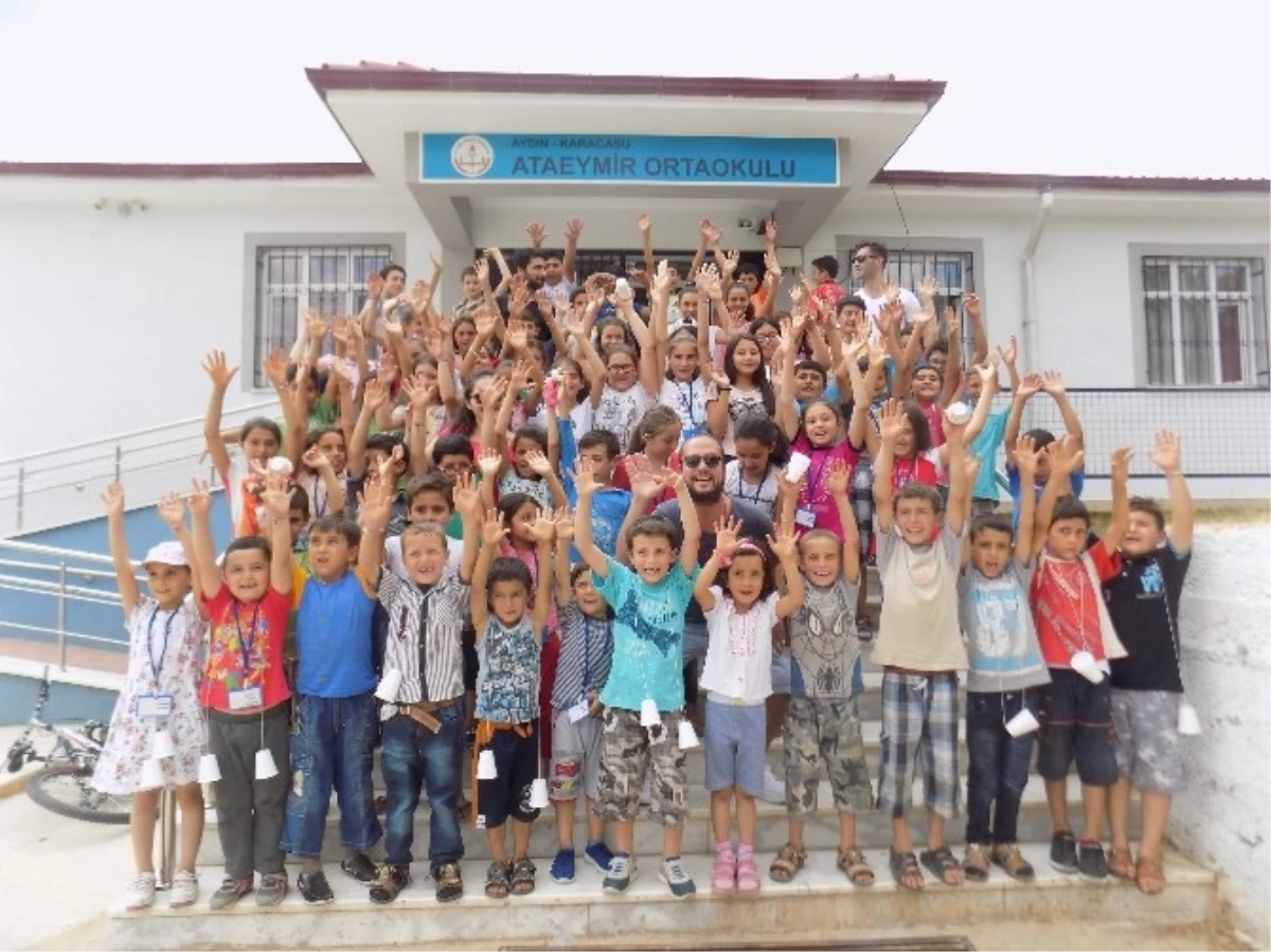 Karacasu\'da Çocuklar Yaz Kampında Öğreniyor