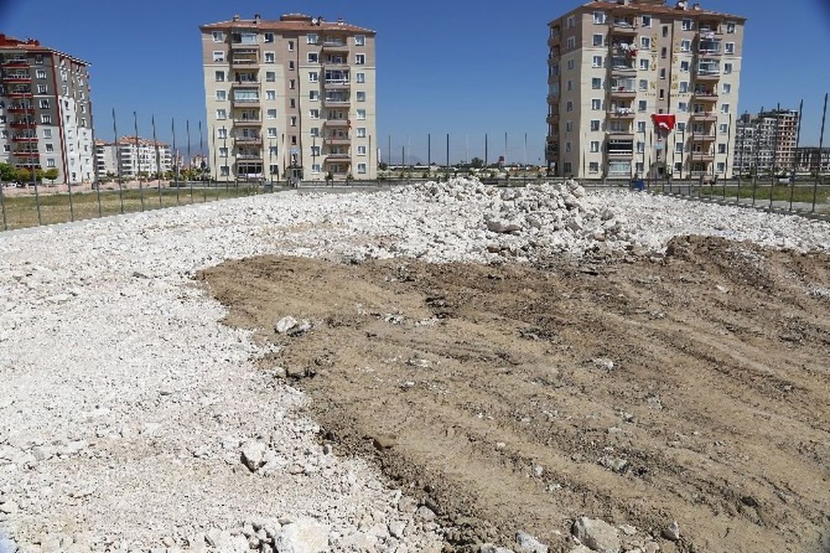 Karaman\'da Yeni Semt Sahaları Geliyor