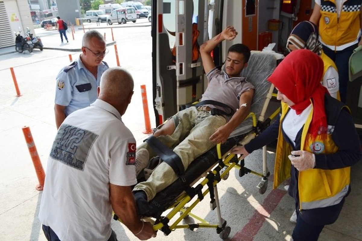 Kazanın Ardından Çıkan Kavgada Bıçaklandı