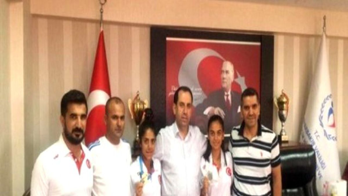 Kickboks ve Atletlerden Demir\'e Ziyaret