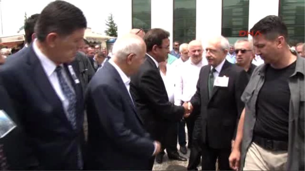 Kılıçdaroğlu, Artvin Eski Belediye Başkanı Emin Özgün\'ün Cenaze Namazına Katıldı