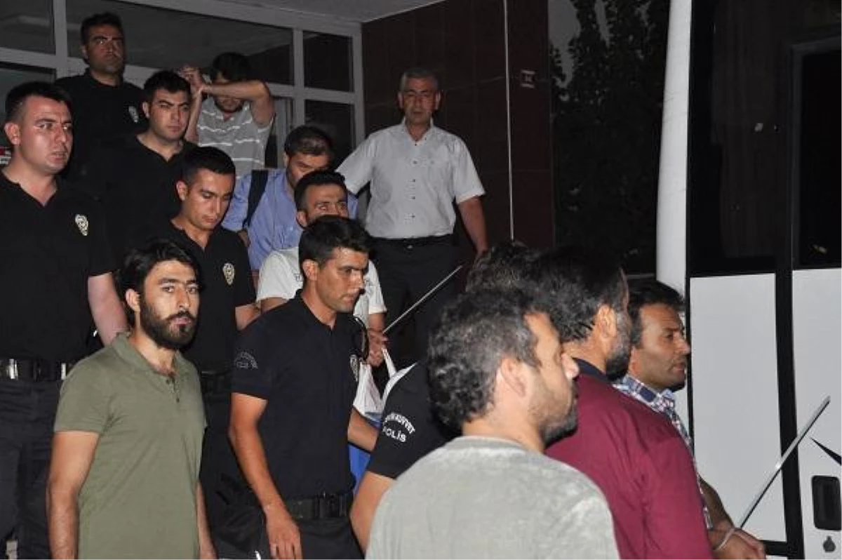 Kırıkkale\'de 28 Emniyet Personeli Tutuklandı