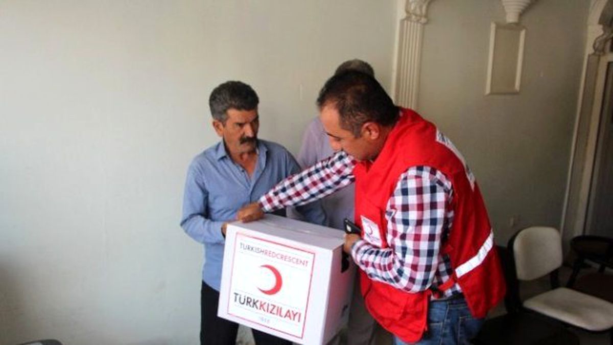 Kızılaydan Suriyeli Yetimlere Yardım
