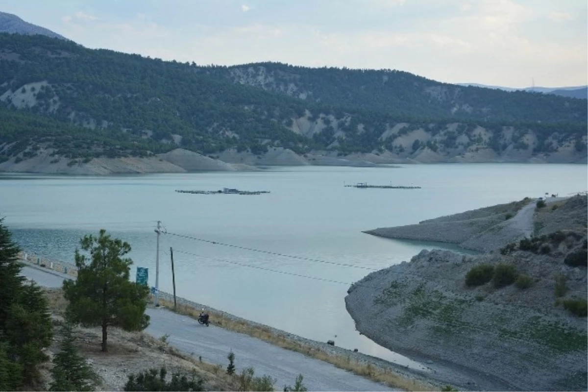 Korkuteli Sulama Barajında Su Seviyesi Düştü