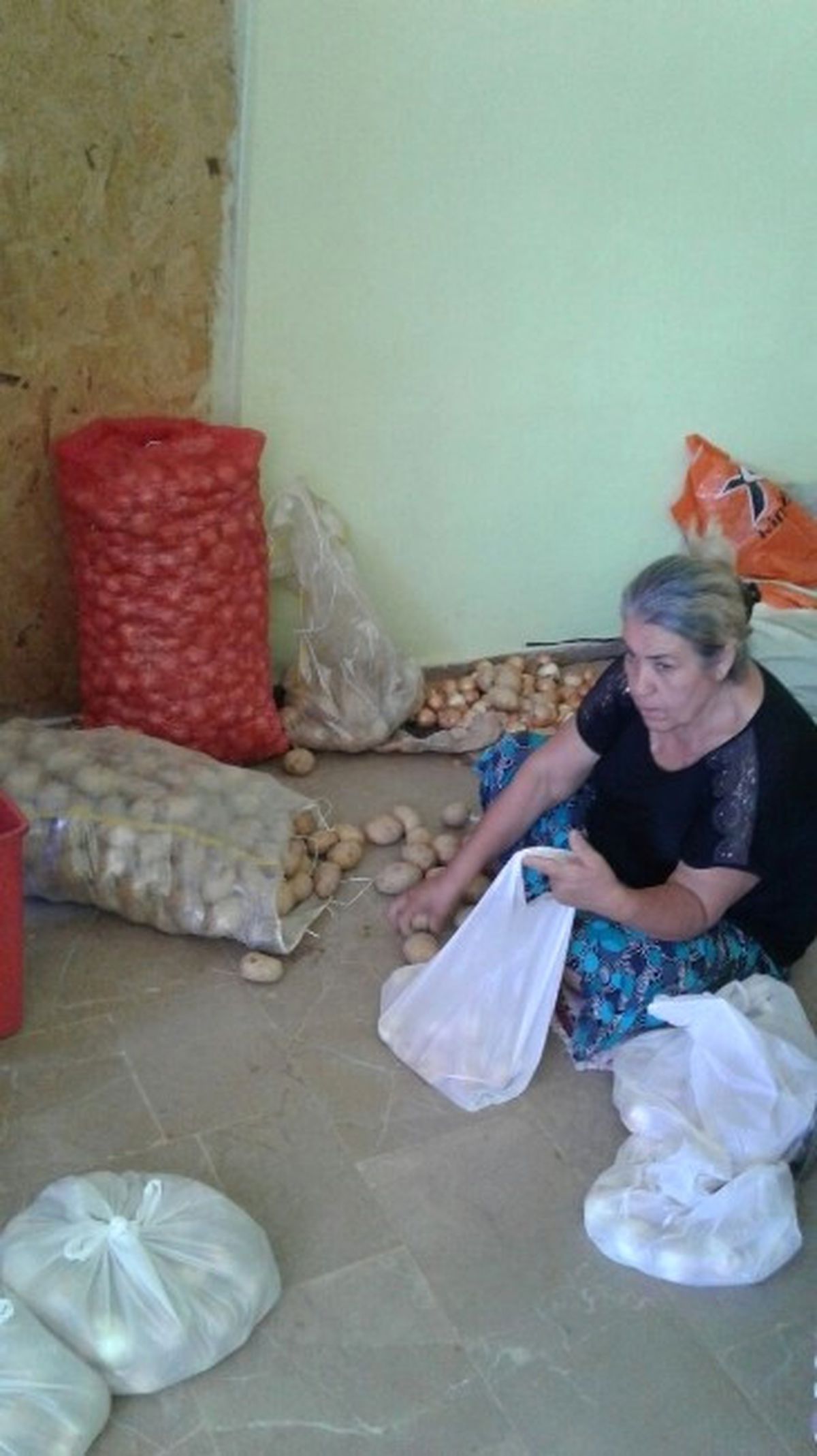 Maddi Durumu Zayıf Ailelere Yardımlar Devam Ediyor