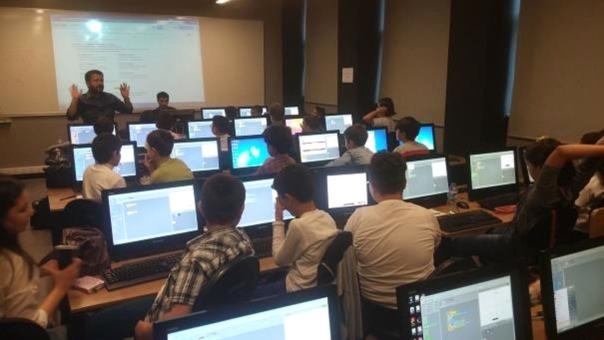 Öğrenciler İçin Robotik ve Kodlama Eğitimi