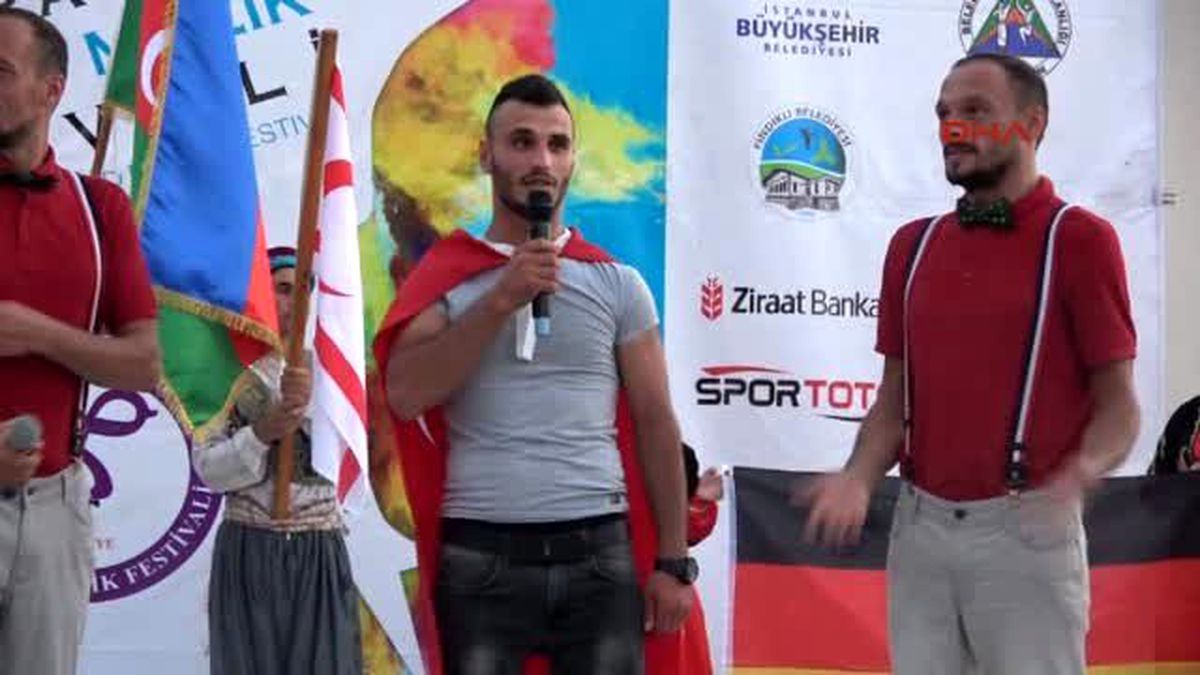 Darbede Görev Aldığını Televizyondan Öğrenen Er Alkışlarla Karşılandı