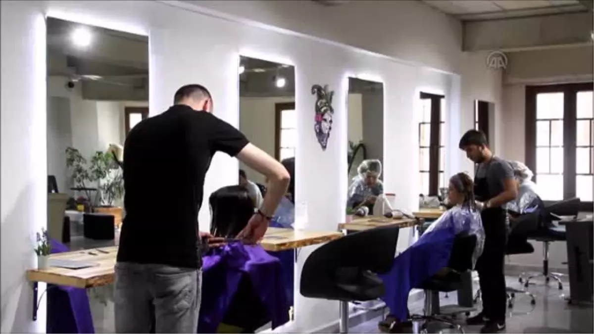 Saçları Kanser Hastalarına Peruk Oluyor