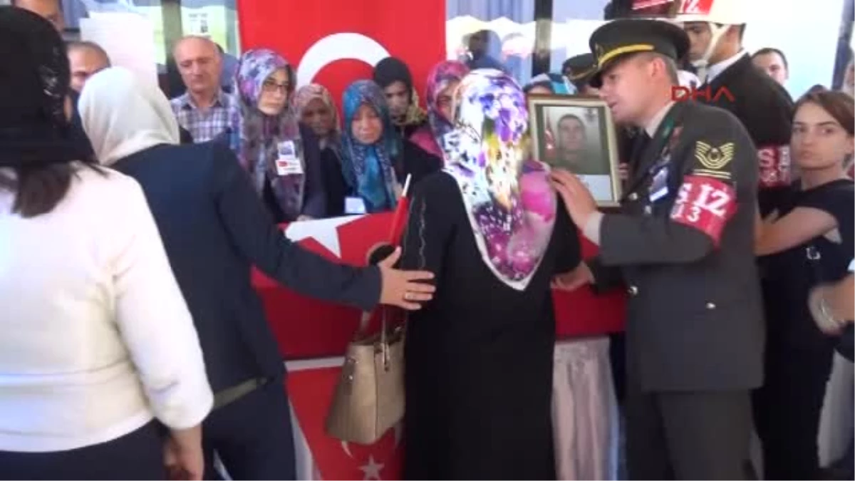 Trabzon Şehidini Son Yolculuğuna Uğurladı