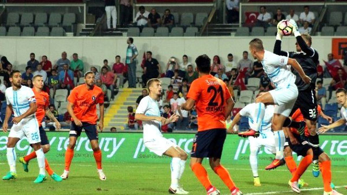 Medipol Başakşehir İlklerin Peşinde