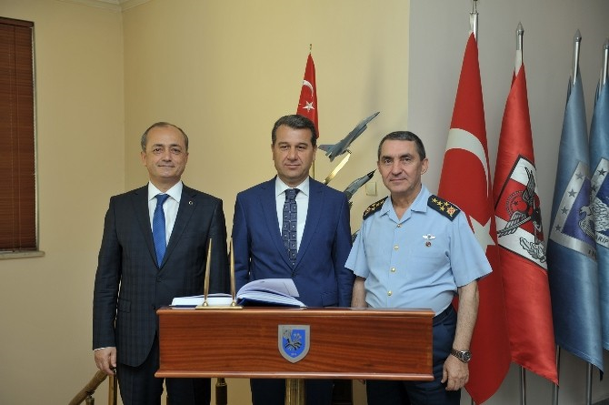 Vali Çelik ve Başsavcı Kapıcı\'dan Garnizon Komutanı Küçükakyüz\'e Ziyaret