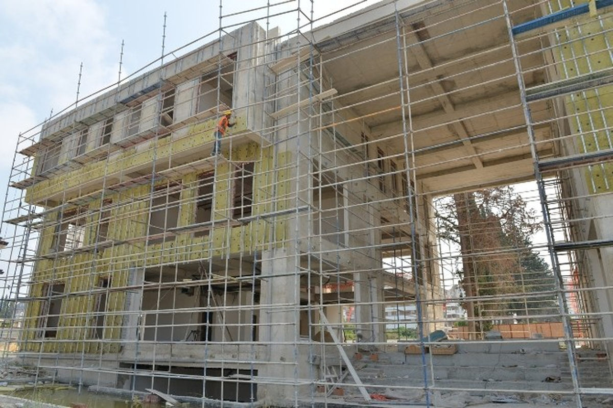 Yaşlılar Kreşi\'nde İnşaat Çalışmaları Sürüyor