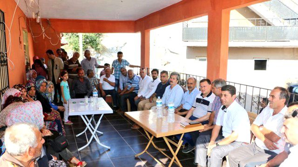 Yayladağılılar, Başkan Savaş\'ı Bağrına Bastı