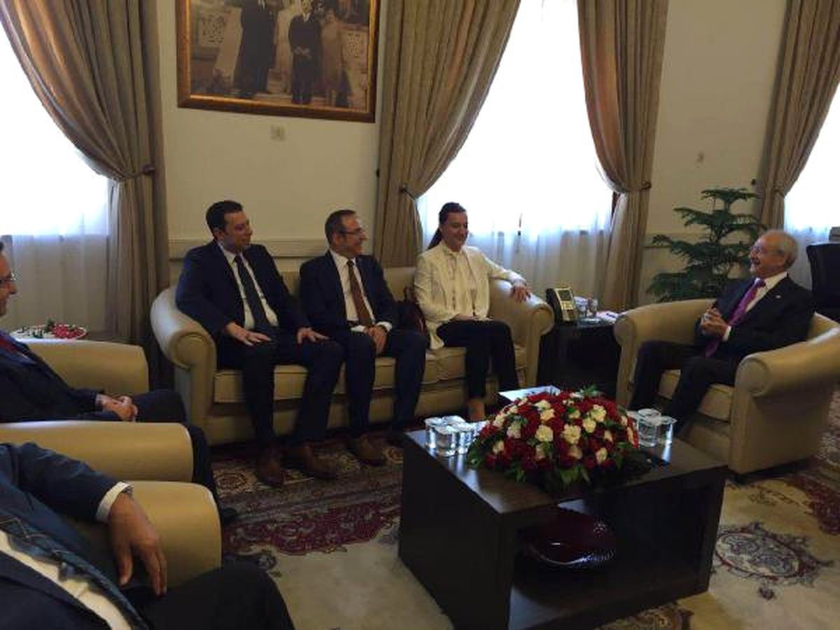 AK Parti Milletveillerinden Kılıçdaroğlu\'na Teşekkkür Ziyareti
