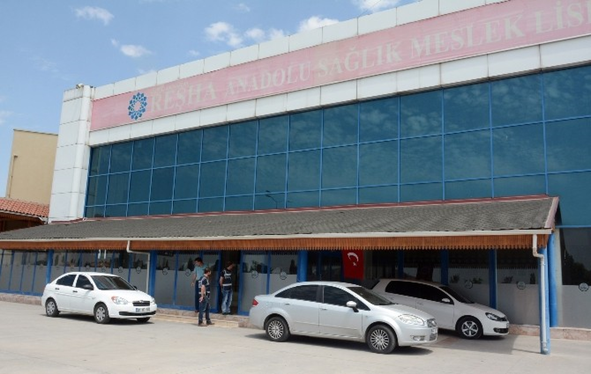 Aksaray\'da Özel Bir Sağlık Lisesine Fetö Operasyonu 3 Gözaltı