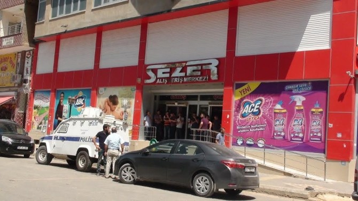 Alışveriş Merkezine Fetö Operasyonu: 5 Gözaltı