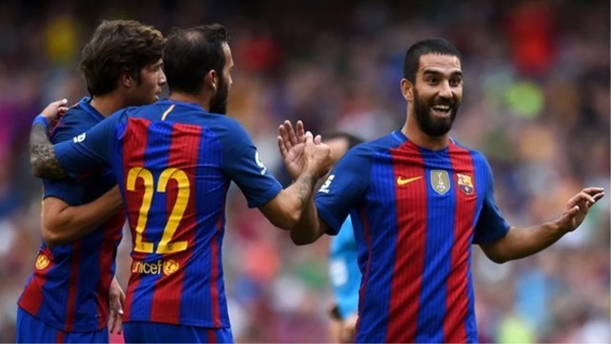 Arda Turan, Galatasaray'da Oynadığı Dönemden Bir Fotoğraf Paylaştı