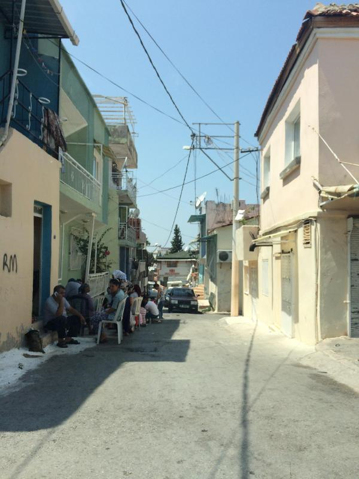 Balkonda Uyuyan Duru, Başına İsabet Eden Kurşunla Öldü - Yeniden