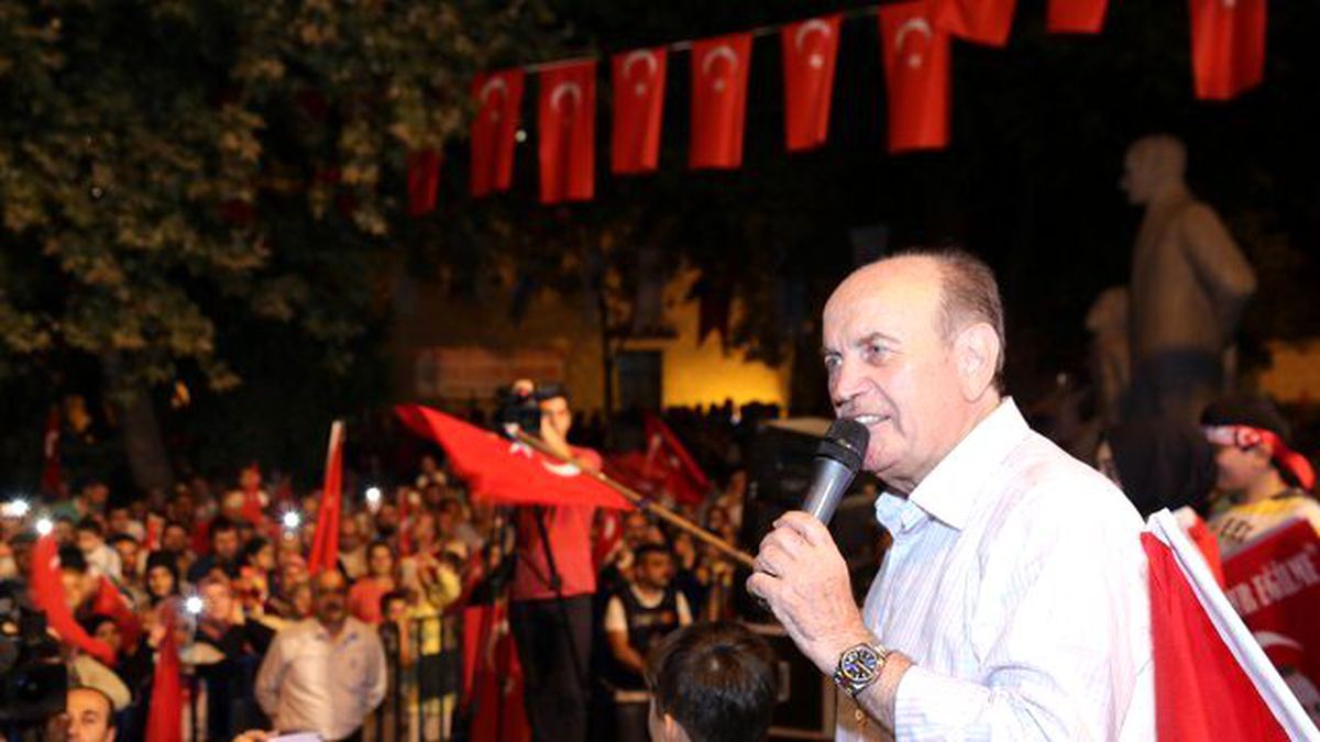 Başkan Kadir Topbaş Darbecilere Kağıthane\'den Seslendi