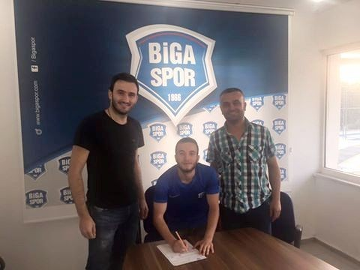 Bigaspor Deniz Öztürk\'le Anlaştı