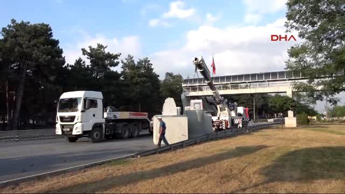 Bolu Tugay Komutanlığı Önündeki Beton Bloklar Kaldırıldı