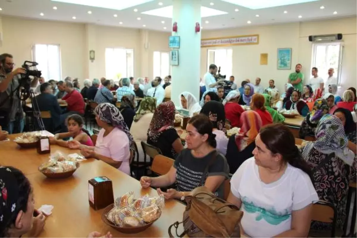 Cemevi\'nde Demokrasi Şehitleri İçin Mevlit Okutuldu