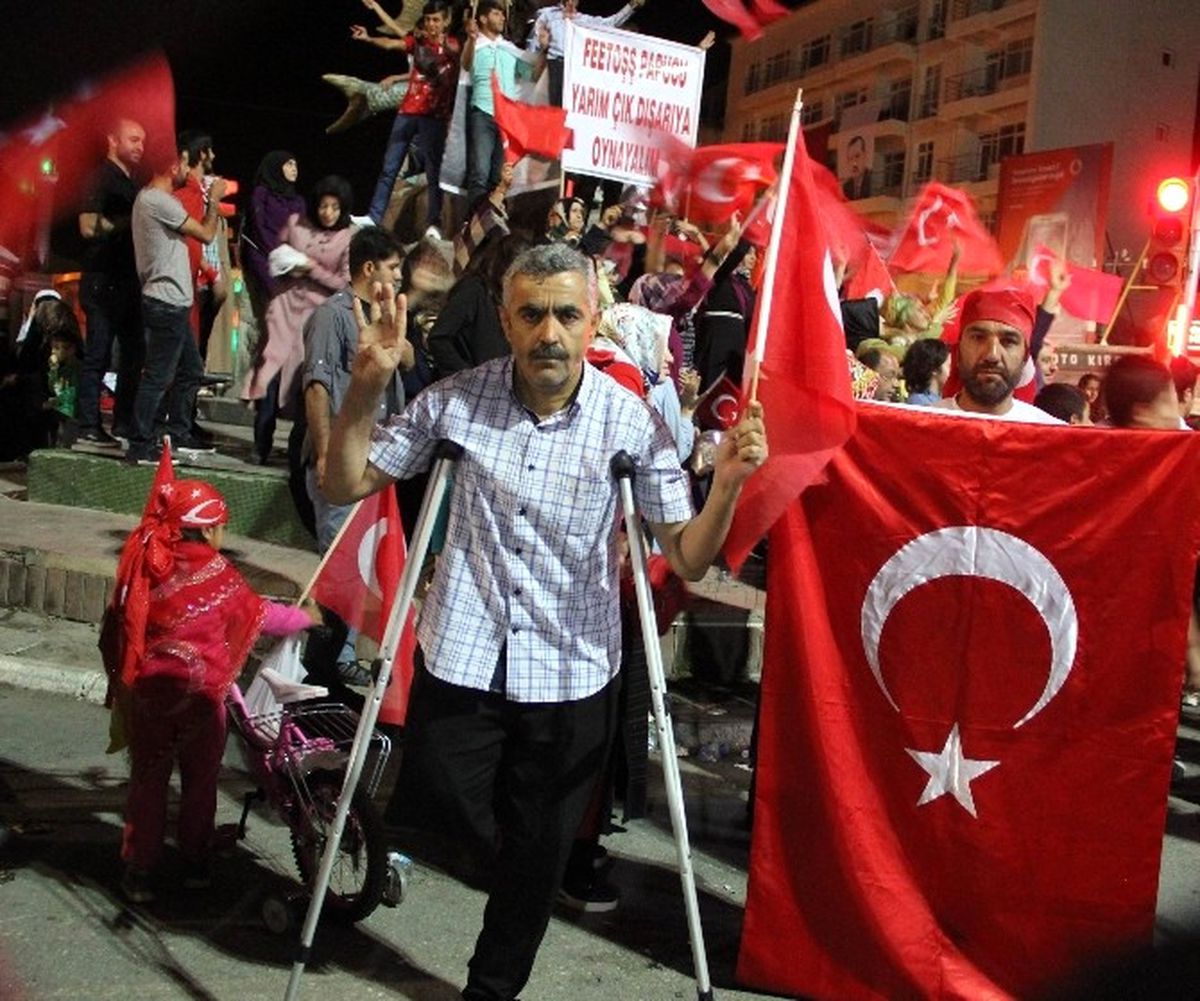 Demokrasi Nöbeti\'ne Engelli Vatandaşlardan Destek