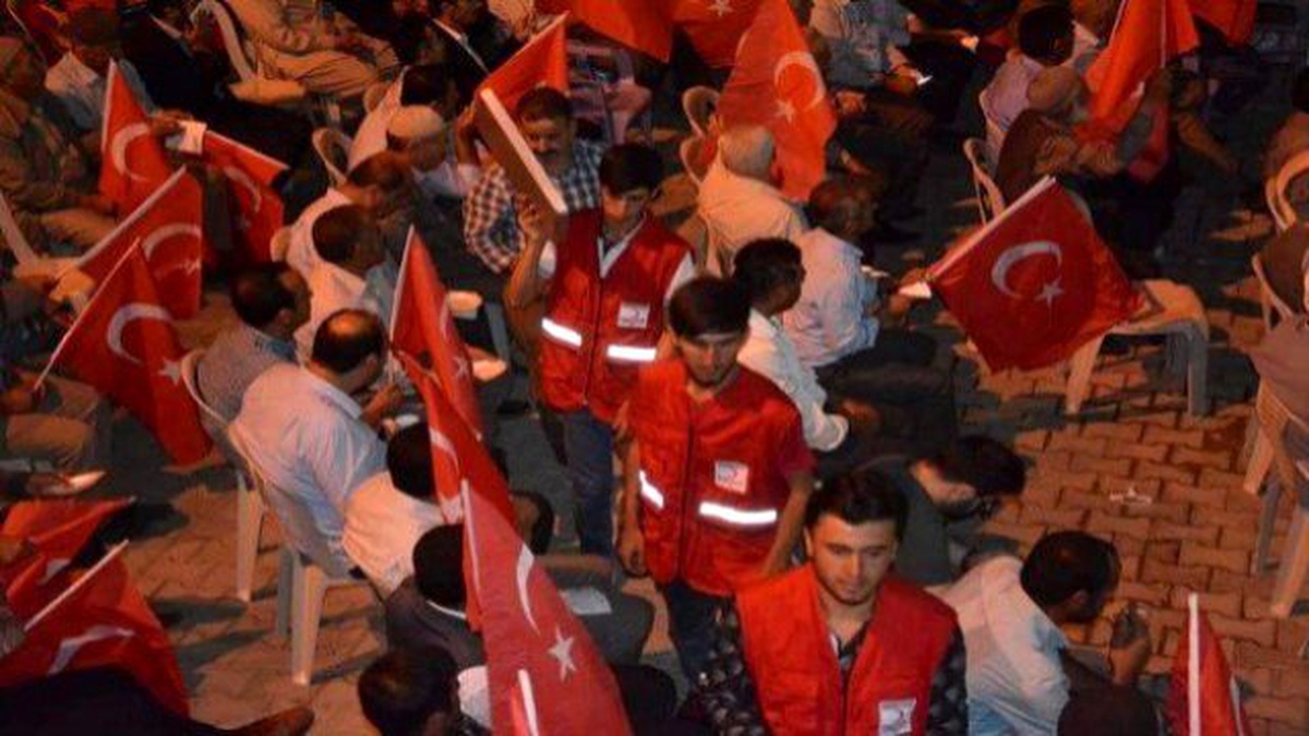 Demokrasi ve Şehitler Mitingi\'ne Doğru - Kızılay\'da "Demokrasi Nöbeti" Tutan Vatandaşlar