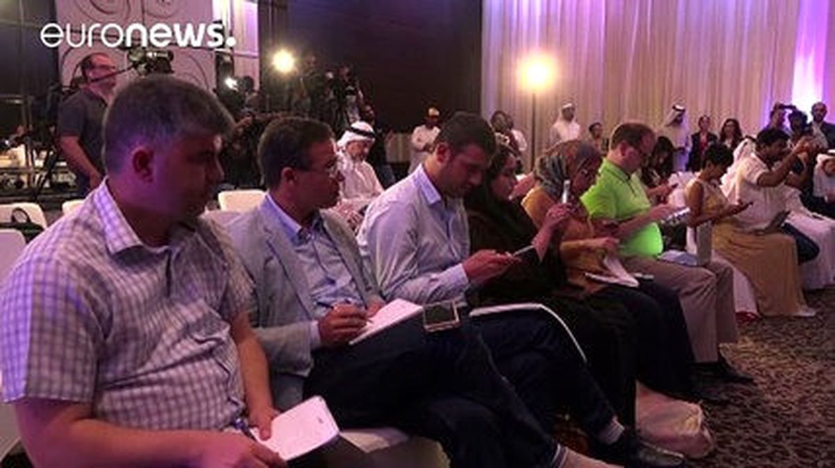 Dubai\'de Gövdesi Üzerine İnen Uçağın Yanma Anı