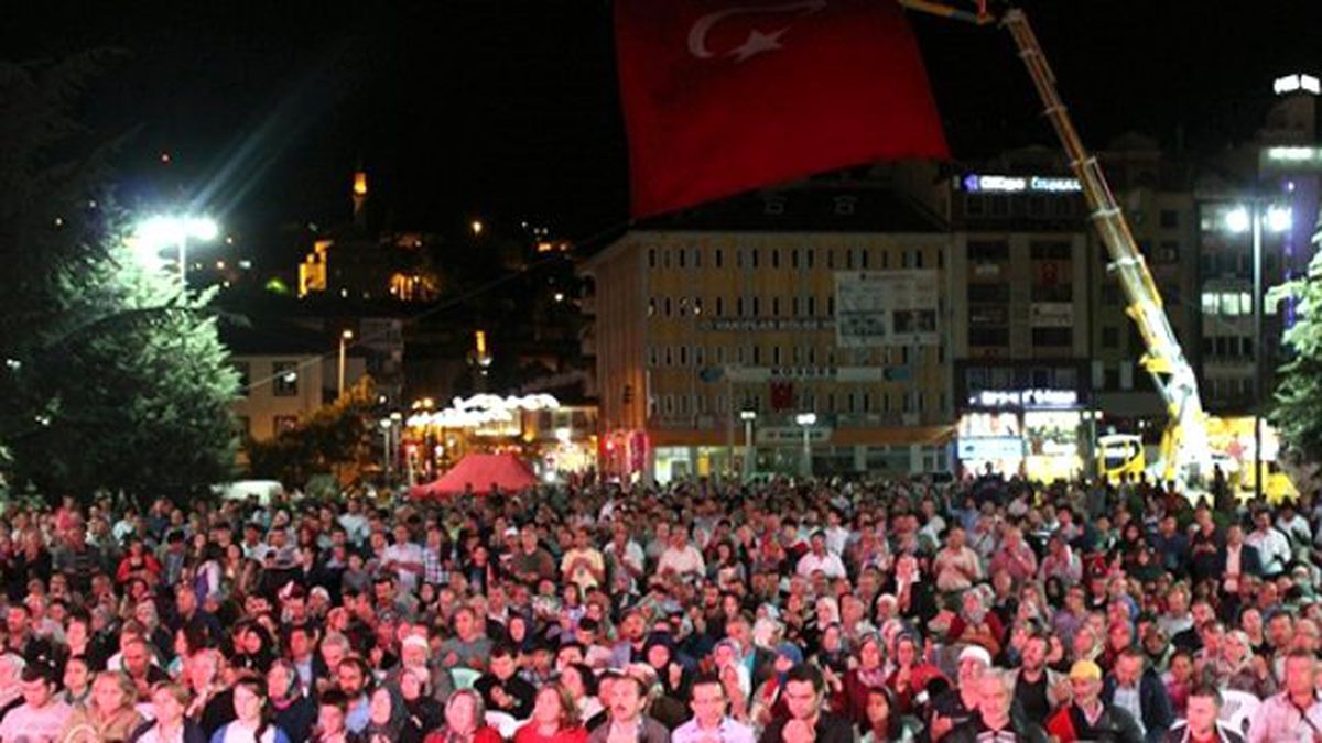 Fetö\'nün Darbe Girişimine Tepkiler