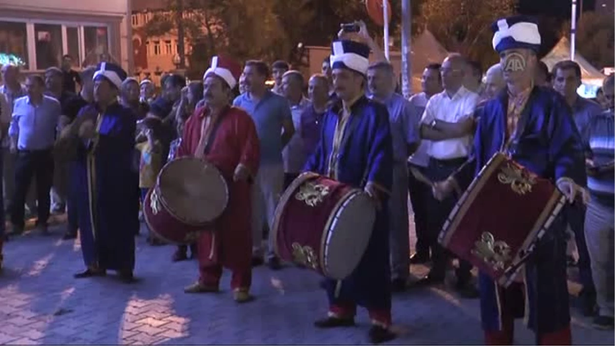 Fetö\'nün Darbe Girişimine Tepkiler