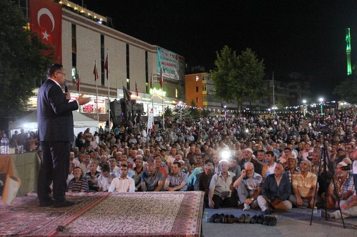 Karataş, Hemşehrileriyle Nöbet Tuttu