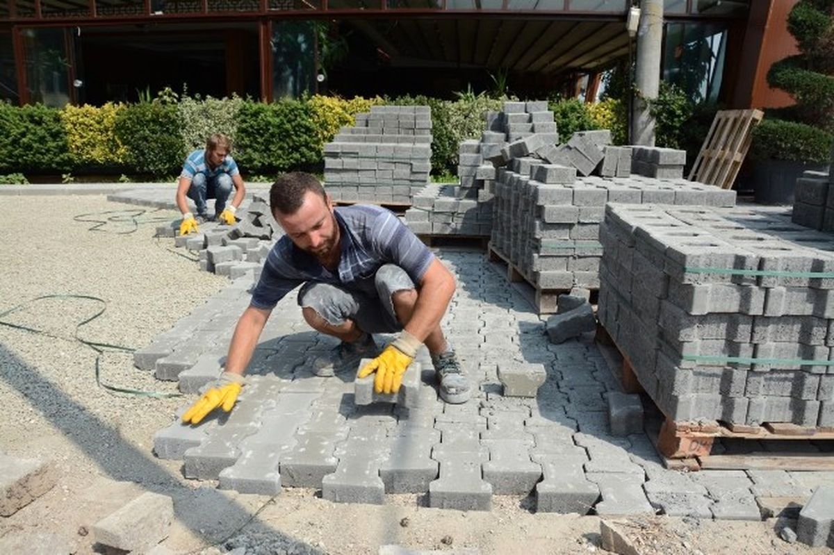 Kartepe\'de Alt ve Üst Yapı Çalışmaları Devam Ediyor