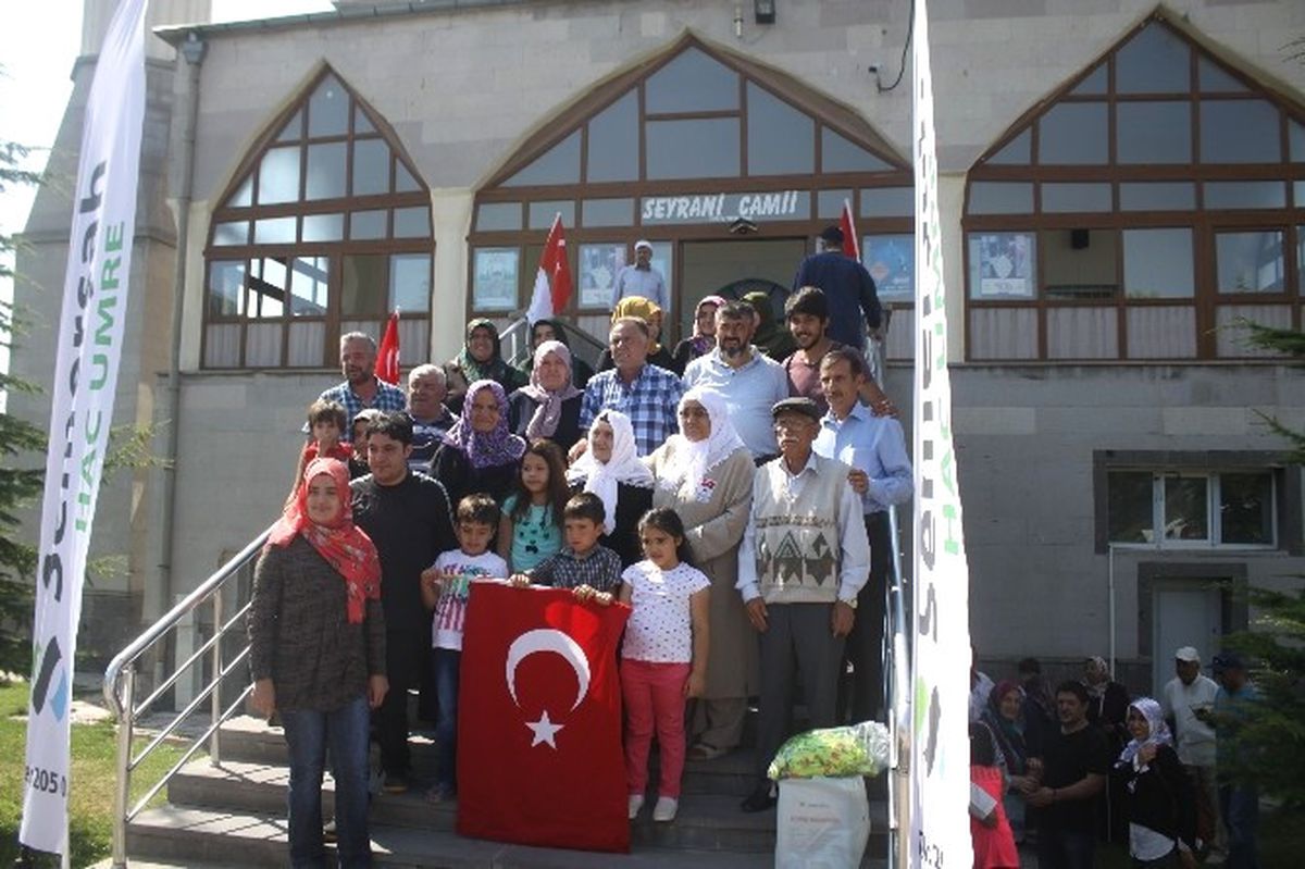 Kayseri\'den İlk Hac Kafilesi Dualarla Uğurlandı