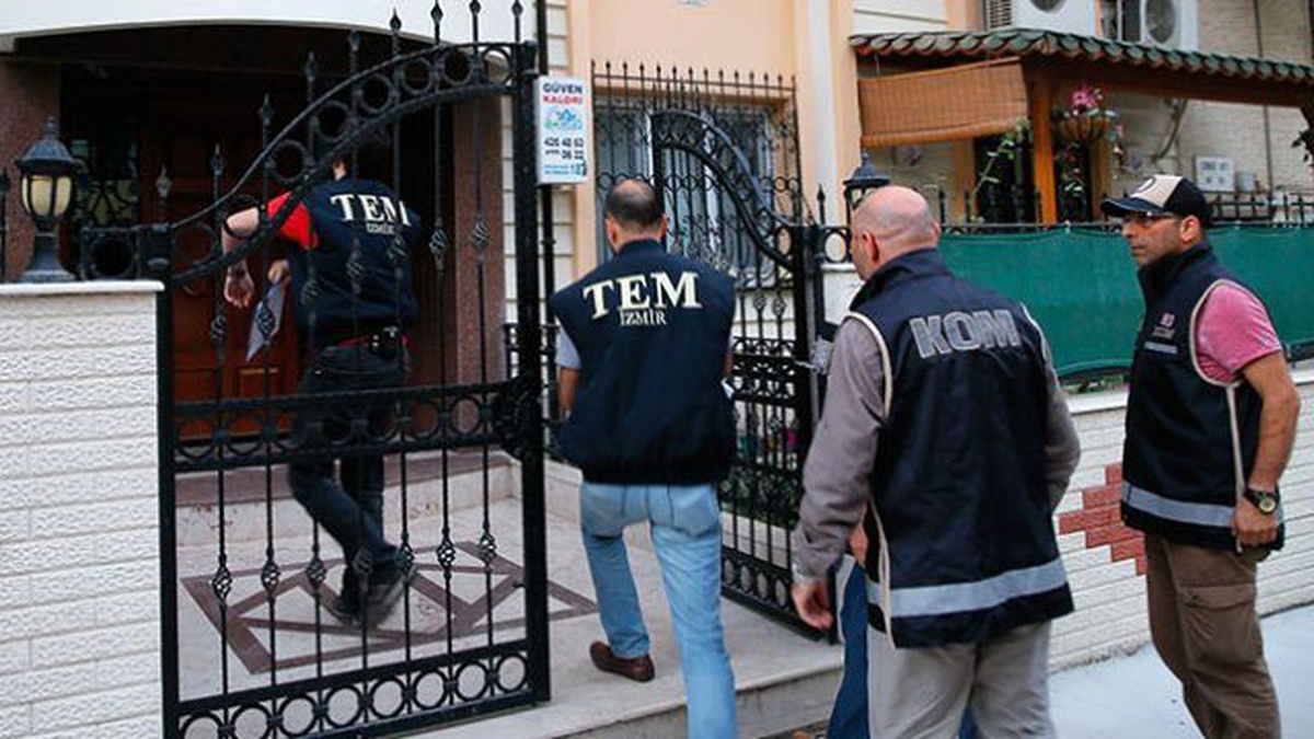 Konya\'da Fetö Bağlantılı Polislere Operasyon
