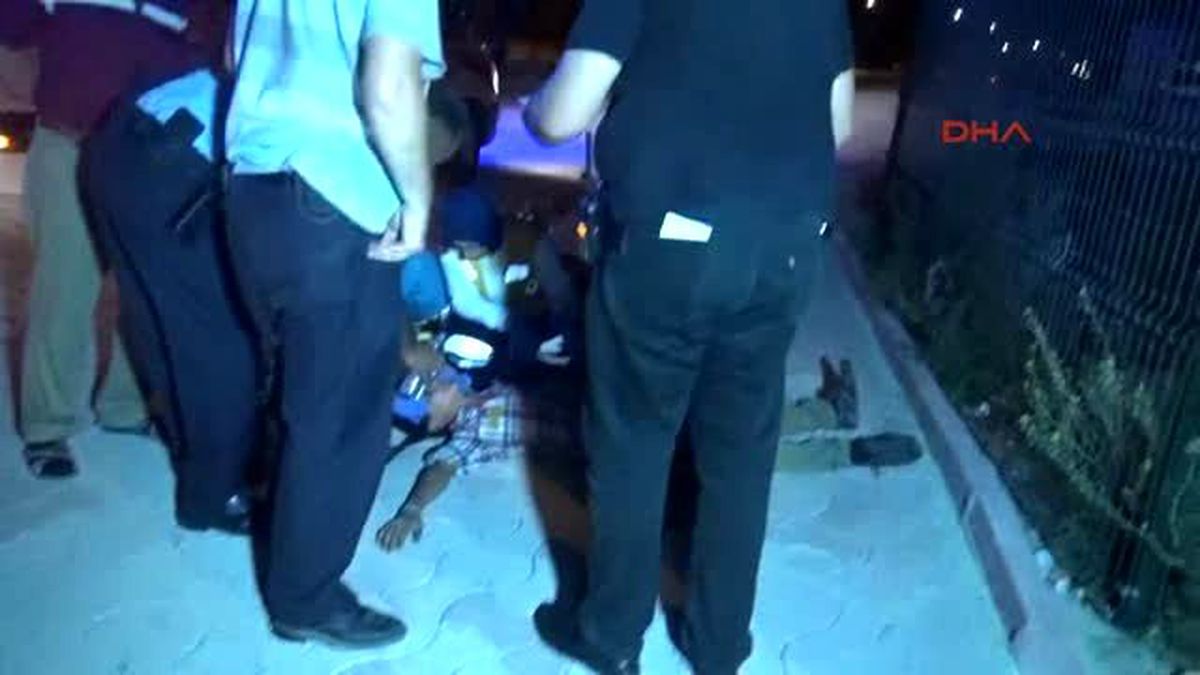 Suriyeli Çocuk, Kaldırım Üzerinde Elleri ve Gözleri Bağlı Halde Bulundu