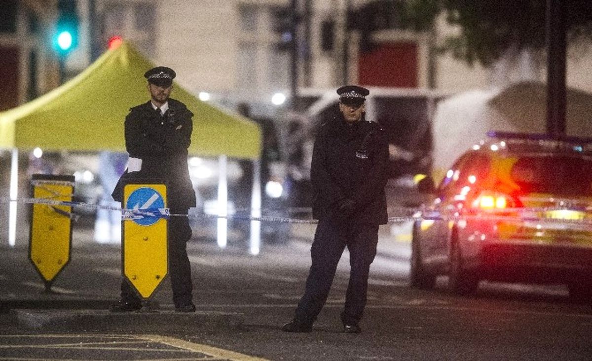 Londra\'da Bıçaklı Saldırı: 1 Ölü, 5 Yaralı