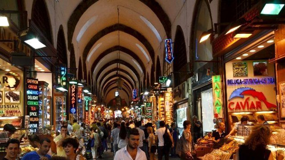 Mısır Çarşısı Esnafından Şehit Ailelerine Yardım