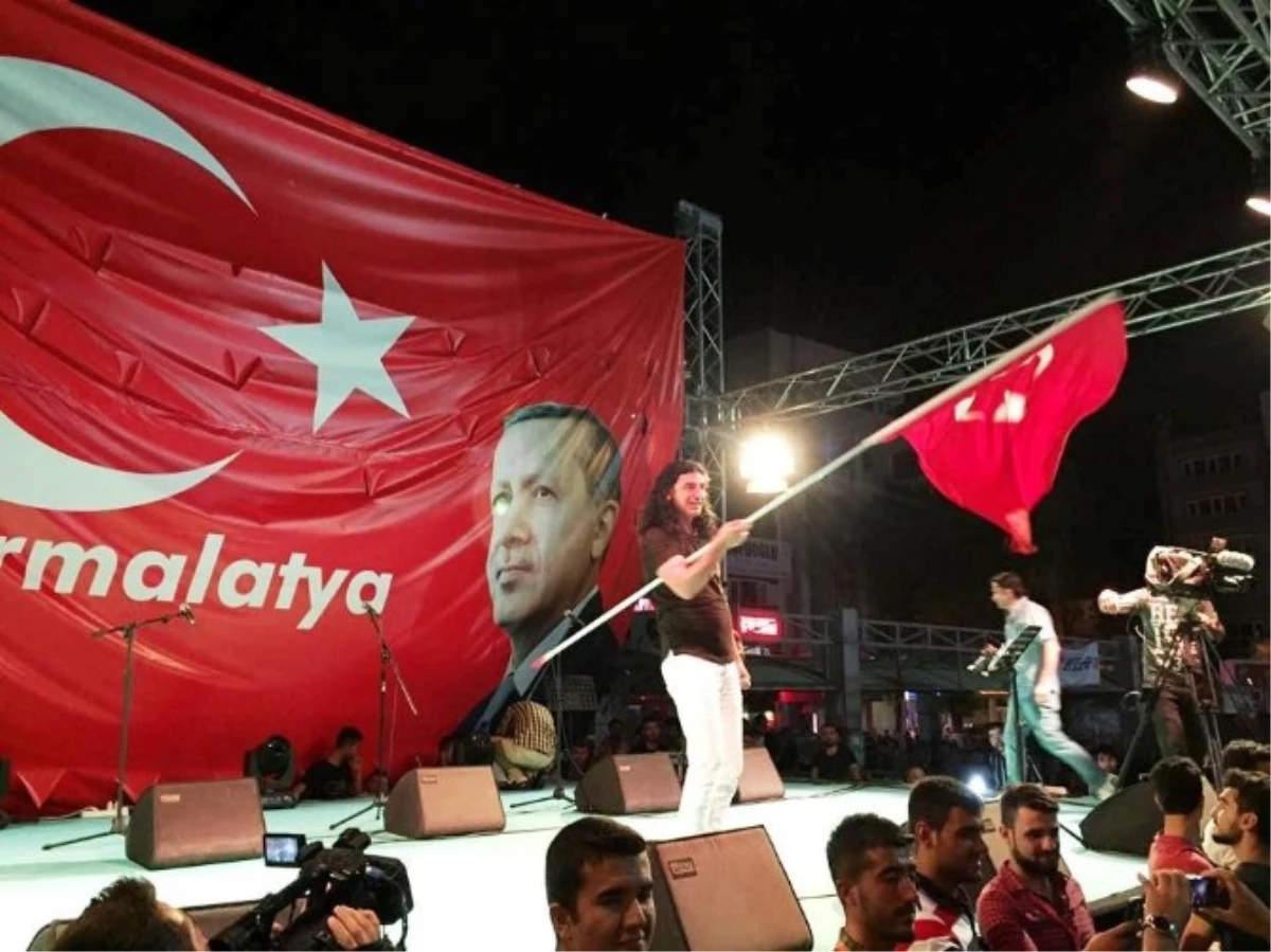 Murat Kekili Malatya\'daki Demokrasi Nöbetine Katıldı