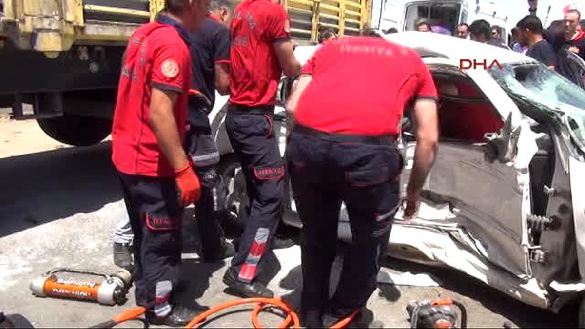 Şanlıurfa?da Cip ile Otomobil Çarpıştı 5 Yaralı