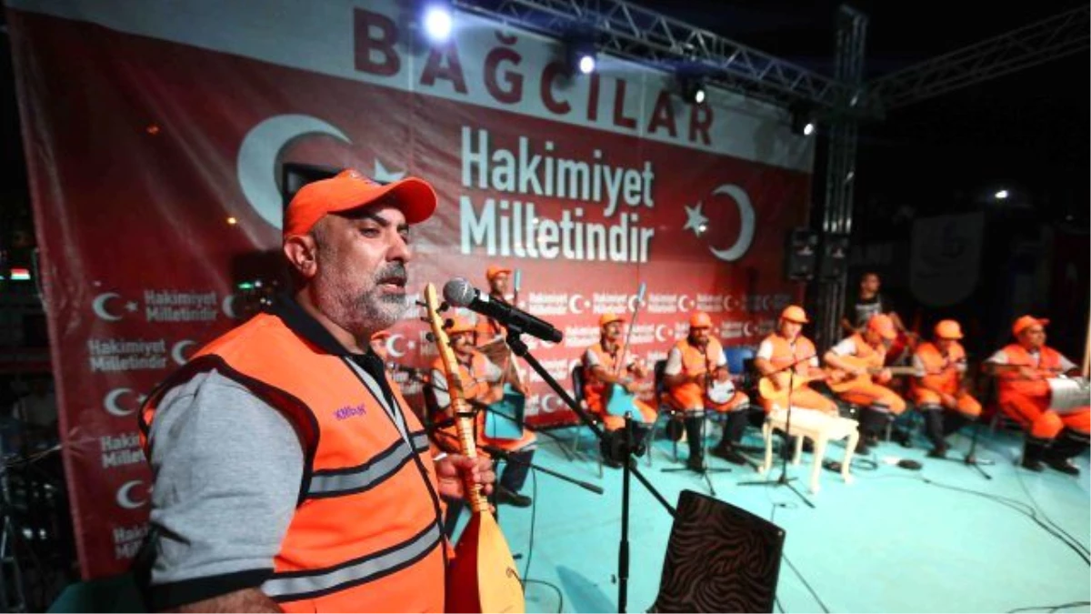Temizlik İşçileri Korosu Marş ve Türkülerle darbeyi kınadı