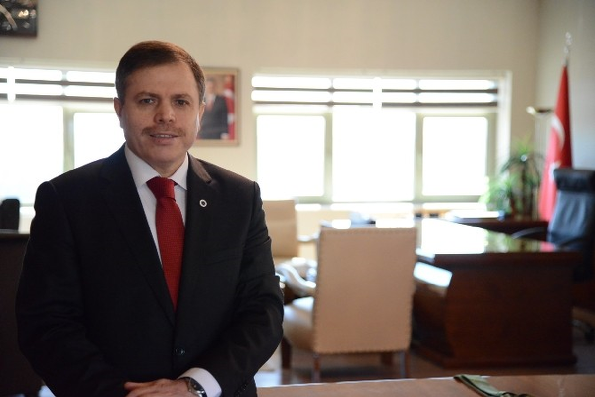 Uşak Üniversitesi\'nde Dekanlar Görevine Geri Döndü