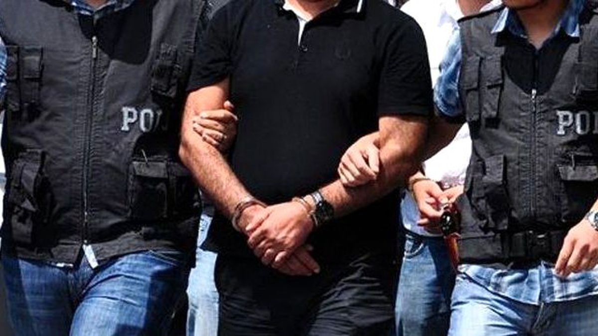 'Islak İmza' Soruşturmasında 13 Kişi Tutuklandı