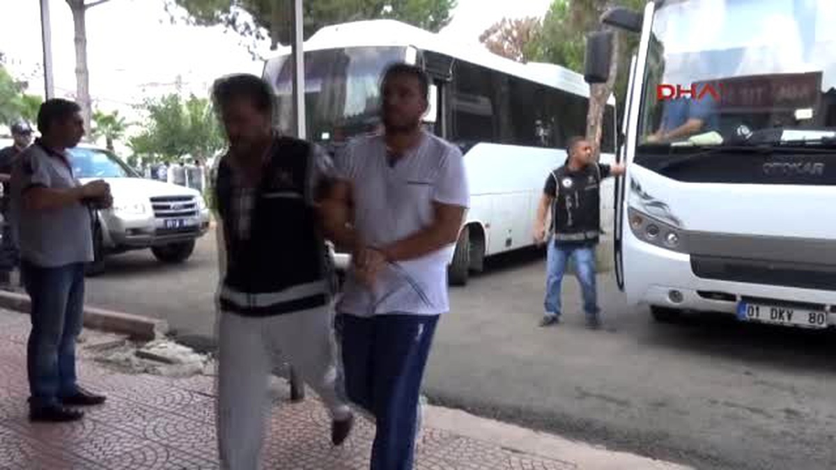 Adana Fetö\'cü Öğretmenler Adliyeye Sevk Edildi