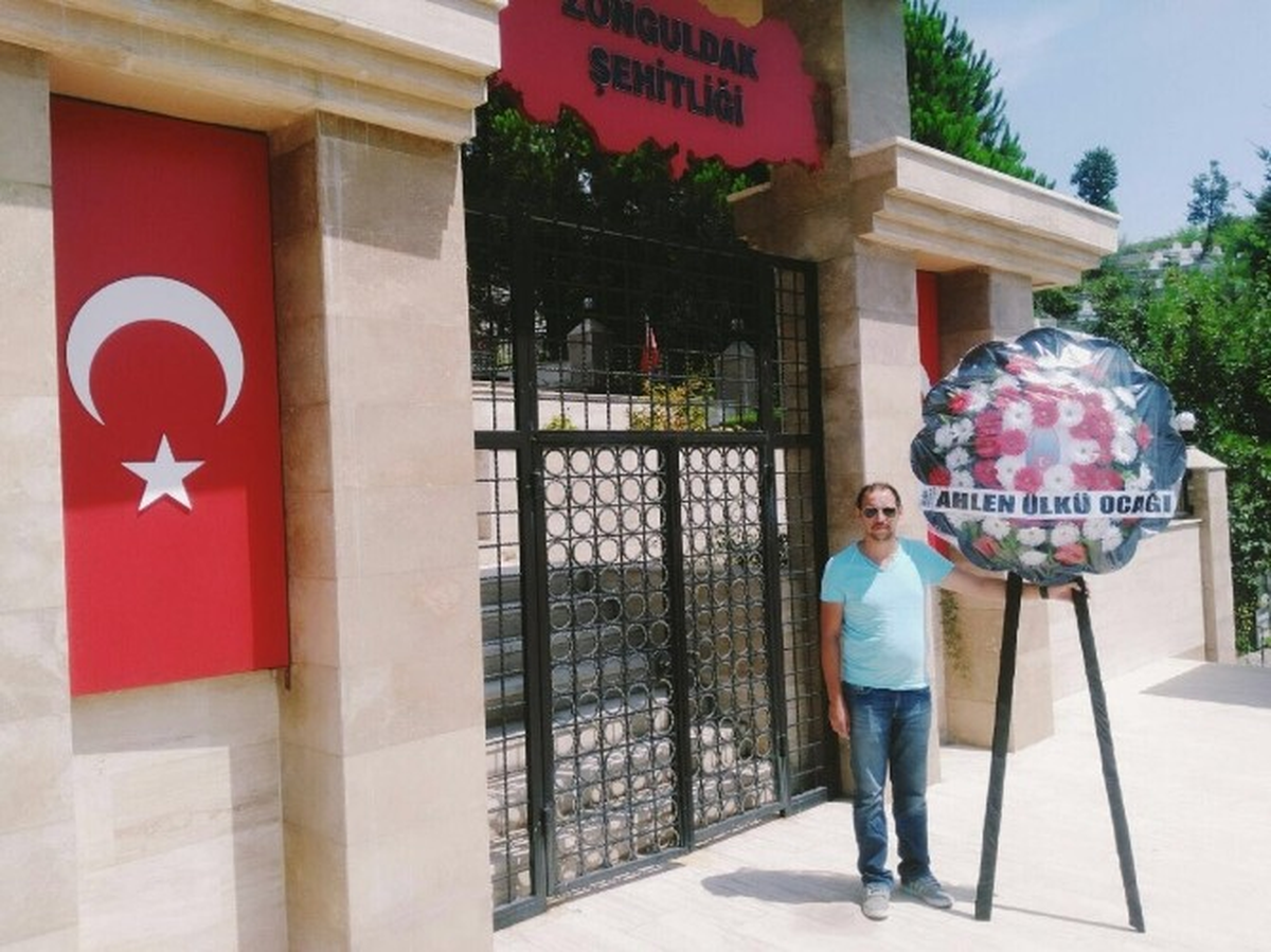 Ahlen Ülkü Ocakları Başkanı Çakar\'dan Şehitliğe Ziyaret