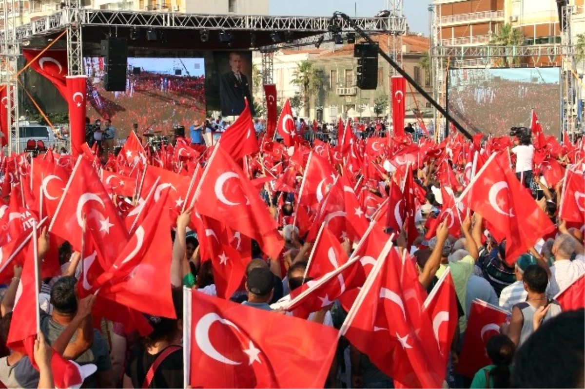 AK Parti ve CHP\'li Siyasetçilerden Miting Yorumu